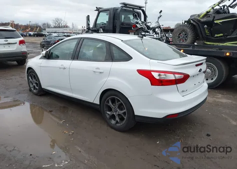 2013 Ford Focus Se z USA, uszkodzony, nr VIN 1FADP3F25DL332453
